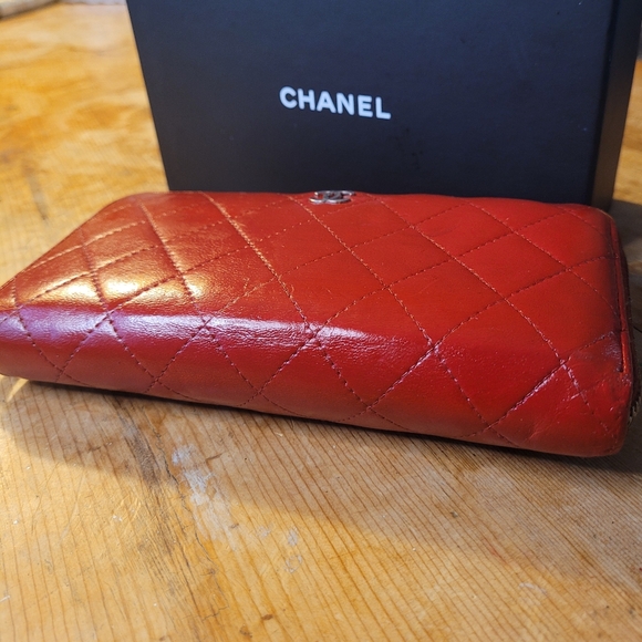 Chanel Large Lambskin Wallet /Clutch - Picture 3 of 4